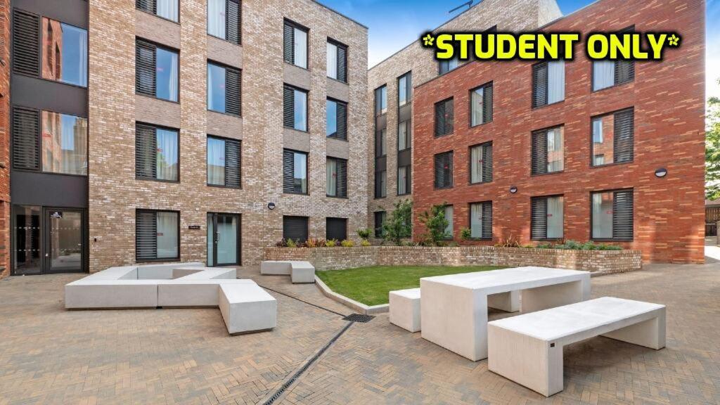 Student Only Zeni Ensuite Rooms, Colchester Exteriér fotografie